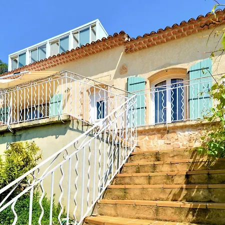 Gorgeous Home In Laudun L Ardoise With Kitchen *