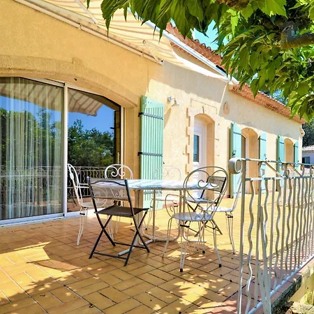 Gorgeous Home In Laudun L Ardoise With Kitchen
